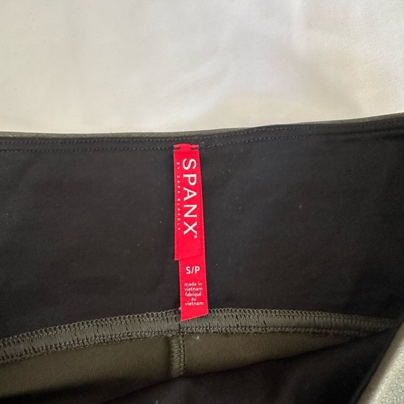 SPANX LEGGINGS - Picture 4 of 8